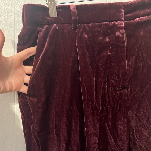Pleated Tapered Pants in Velvet
Size 12 burgundy 
Loft brand - Picture 3 of 8